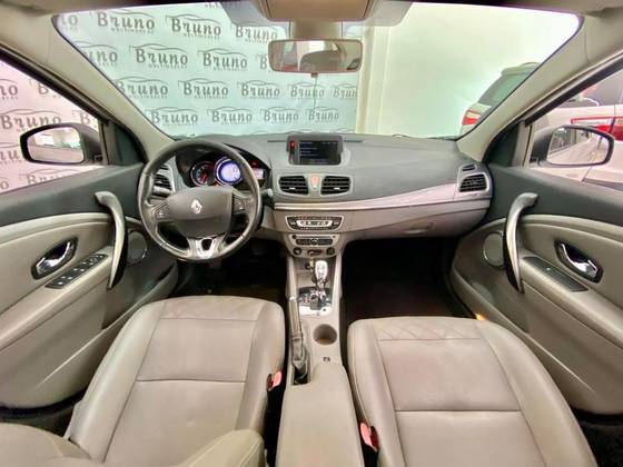 RENAULT FLUENCE 2.0 PRIVILÉGE 16V FLEX 4P AUTOMÁTICO